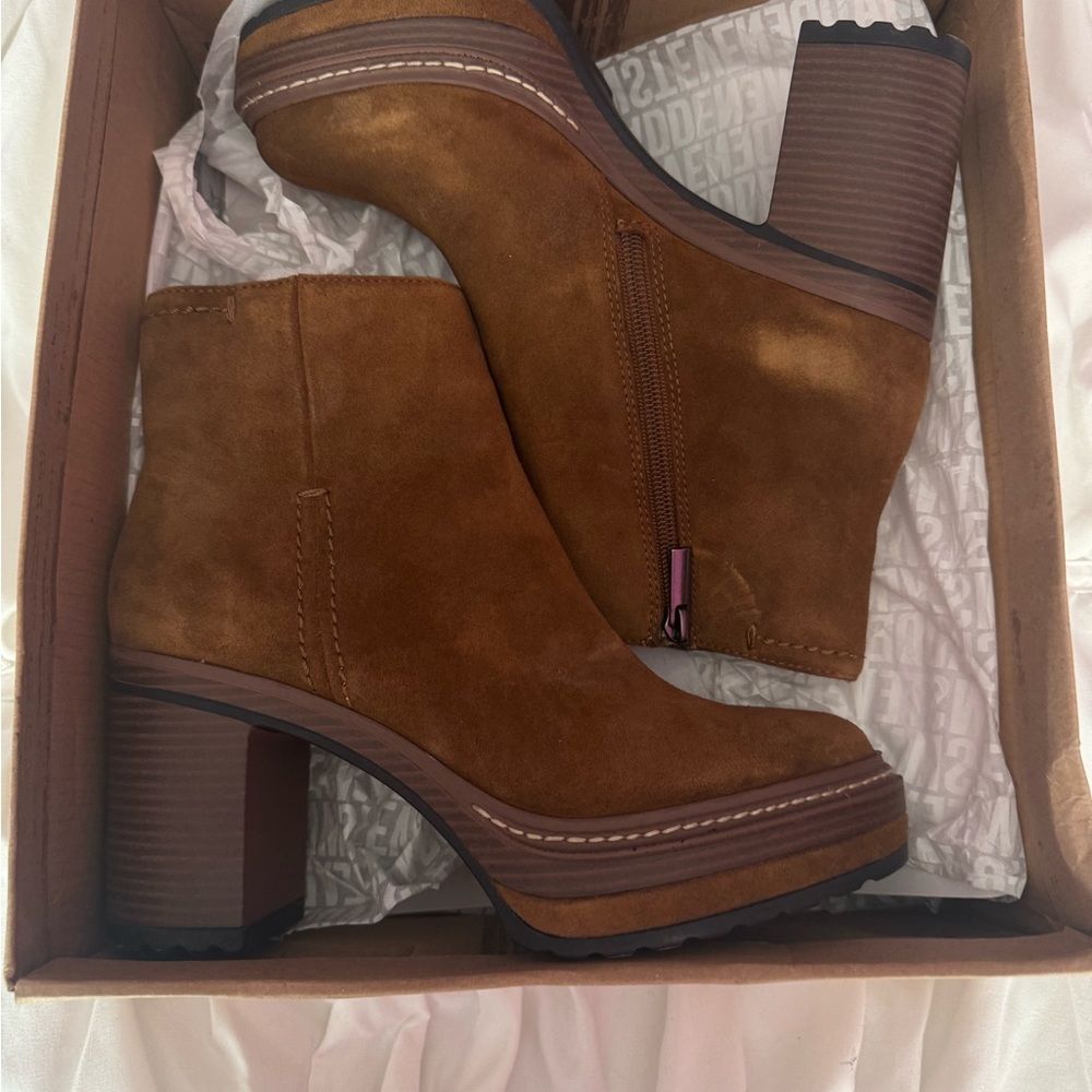 Steve Madden Sloanne Brown suede platform ankle booties size 7 new!